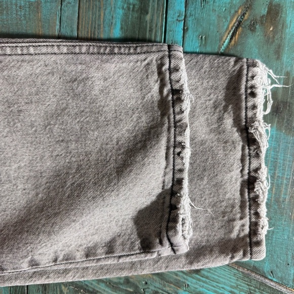 Good American Grey Black Distressed Tapered High Rise Jeans Size 20 - Picture 13 of 13